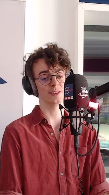 Madonna ist bis heute die erfolgreichste Solo-Musikerin aller Zeiten 🤯 Ihr neues Album hat sie unter anderem auf der schwulen Dating-App Grindr promotet. Warum? 🤔 Mehr dazu hört in der neuen Folge von #frischgefischt - den Link zum Podcast findet ihr in der Bio!☺️ #madonna #popmusic #newmusic #icon